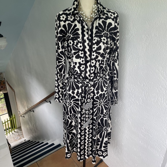 House of Harlow 1960 Dresses & Skirts - House of Harlow 1960 Black and White Long Sleeve Floral Shirt Dress